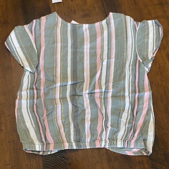 Flutter sleeve hem top - Picture 8 of 9